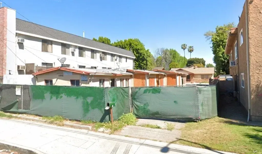 13921 Vanowen St., Van Nuys — photograph 4