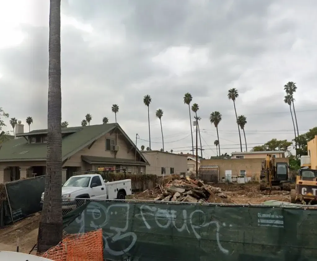 1529 N. Winona Blvd — photograph 7