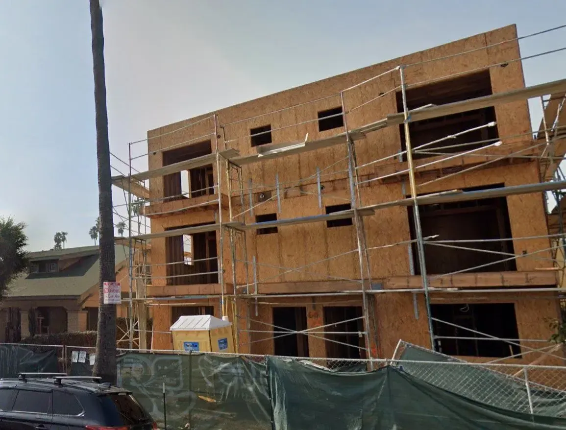 1529 N. Winona Blvd — photograph 8