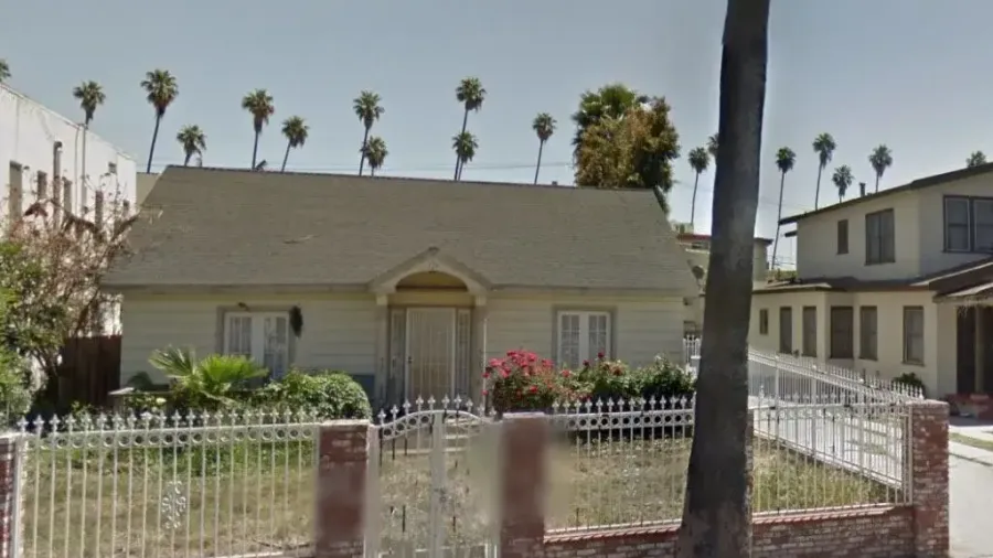 My Lord, who stuccos a house anymore? Seriously, I thought that nonsense disappeared years ago, like kids selling crack or approaching you to replace your pea stone with tar macadam.