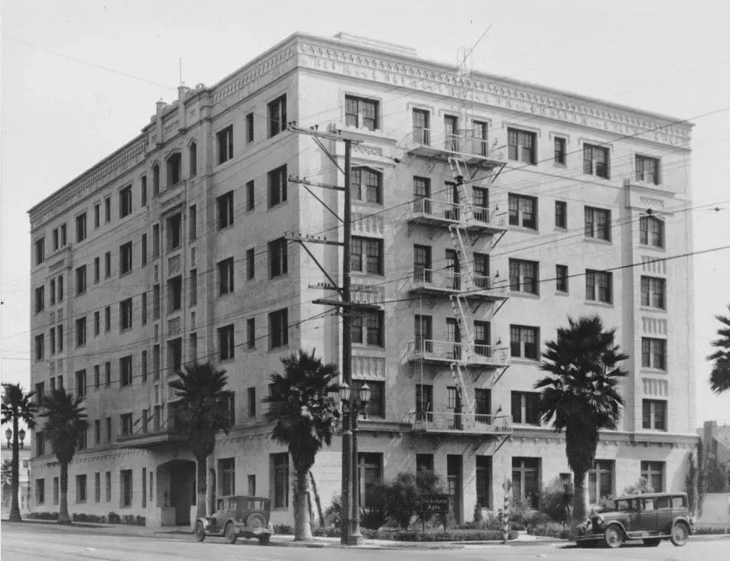 226 N. Berendo St. — photograph 11