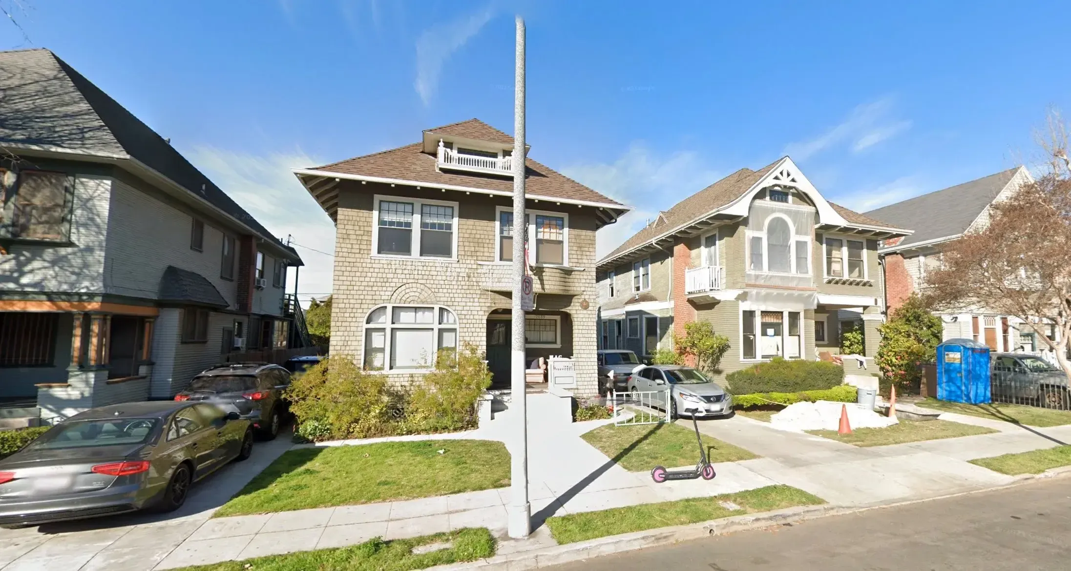 2656 S Magnolia — photograph 2