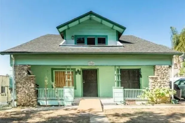 You know, not everything is about the demolition of our built environment in toto. (Like, say, [the razing of an entire Whittlesey Sometimes it’s more subtle. Over in Highland Park, there’s a house.