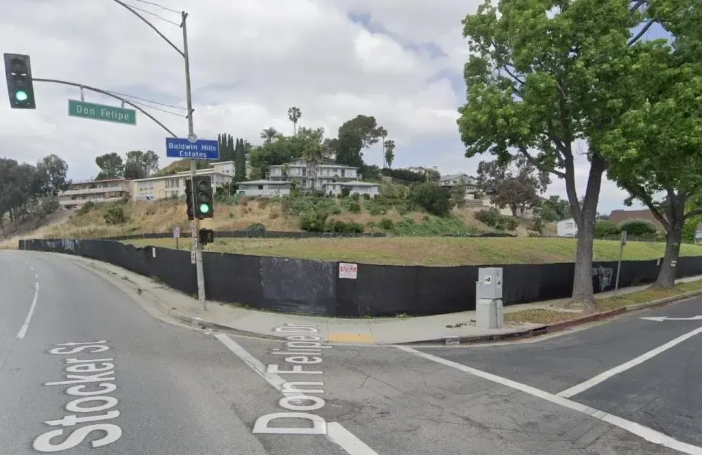4201 S. Crenshaw/3600 W. Stocker — photograph 9