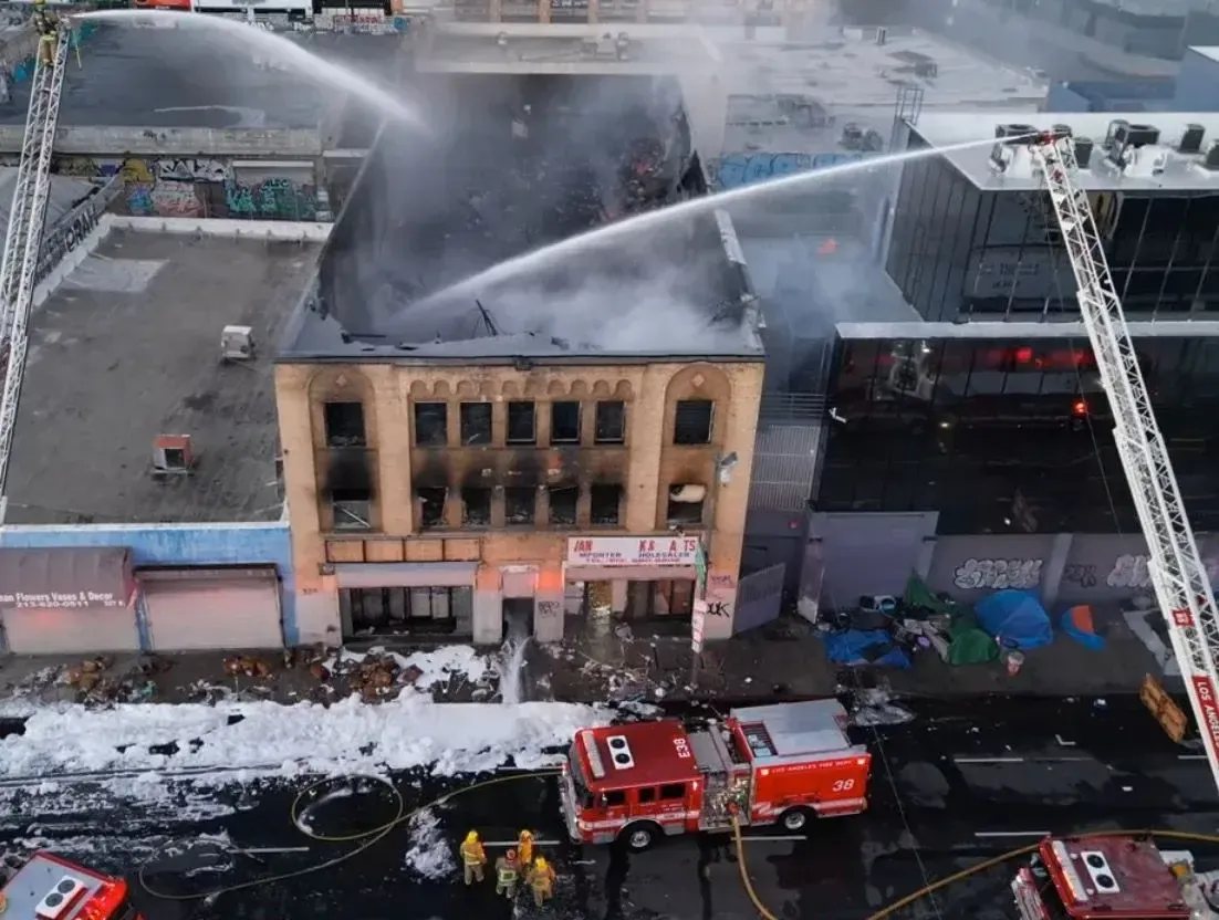 Fire on East Fourth Street — photograph 9