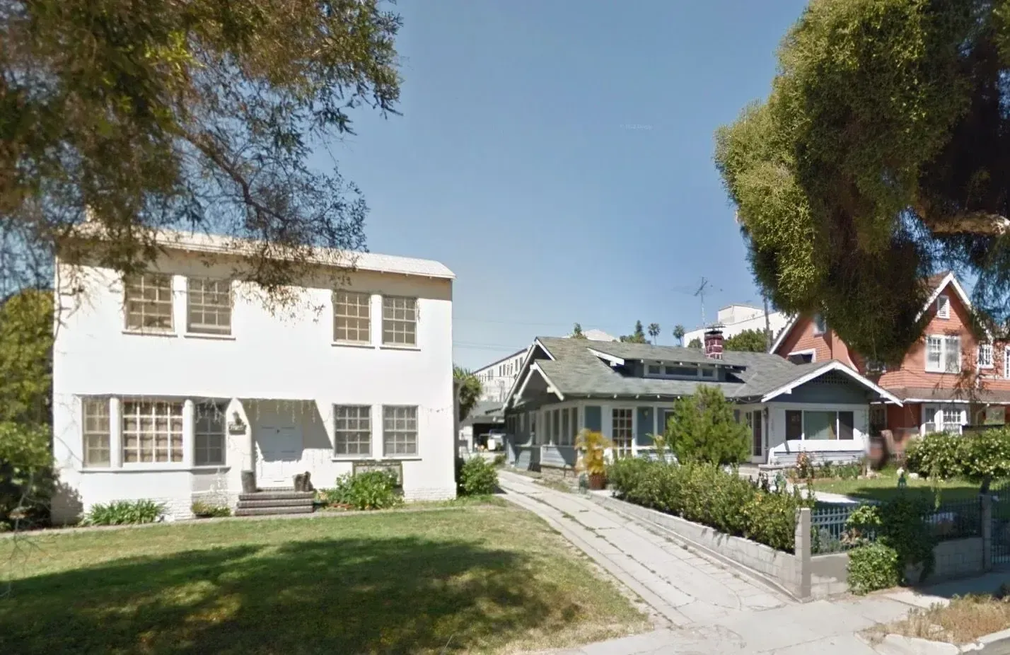 Meet 553 North Heliotrope — photograph 2