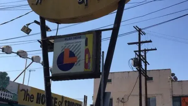 In February 1958, one Mr. Norman Leibow bought Carmen’s Garage (U. J. Gray, 1924) at 1314 Echo Park Avenue. Leibow tore off the front thirty feet facing Echo Park and rebuilt it