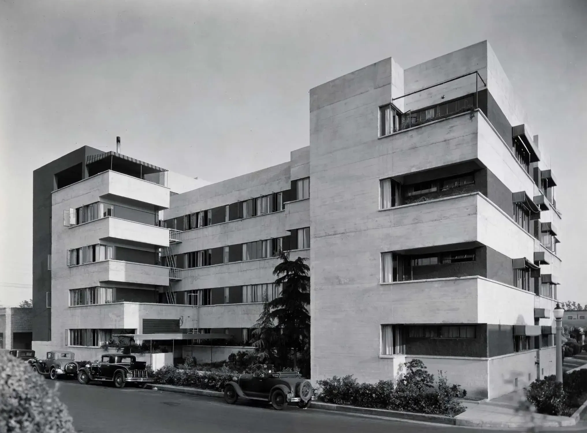 The Jardinette Apartments: Will They Return from the Dead? — photograph 2