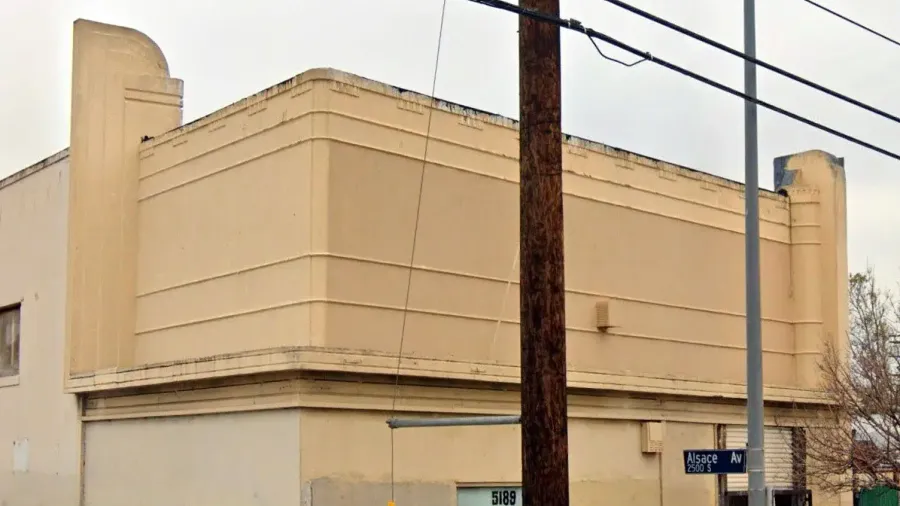 Before the Victorians of West Adams get all the attention, someone should record the Art Deco structures that once dotted Baldwin Hills — those cool old buildings you'd spot from the car and say 'hey, that's neat.' Used to.