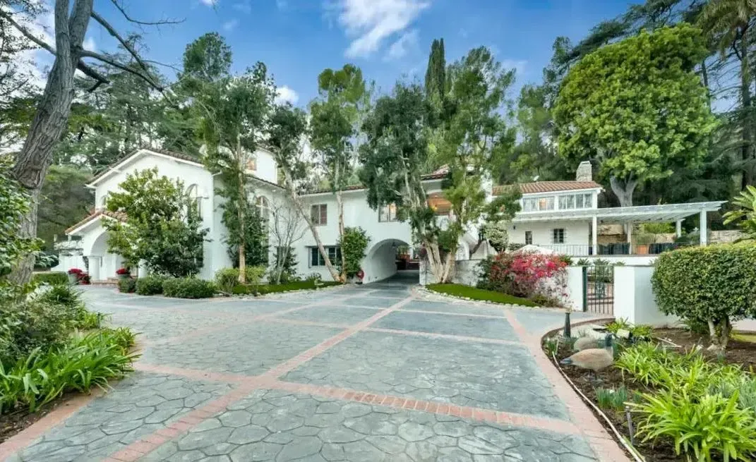 Trebek's House! — photograph 2